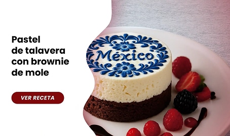 Pastel de talavera con brownie de mole